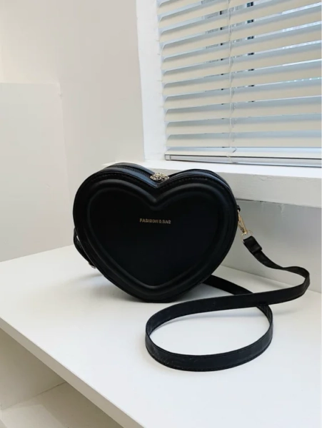 Bolso de hombro con forma de corazón de unicolor y diagonal, adecuado para compras, billetera, mujeres jóvenes, estudiantes universitarias, recién llegadas, trabajadoras de cuello blanco. Muy adecuado para la oficina, la universidad, el trabajo, los negocios, el transporte, las actividades al aire libre, los viajes y las salidas He descubierto los artículos más increíbles en SHEIN.com, ¡ve y echa un vistazo! https://api-shein.shein.com/h5/sharejump/appjump?link=lU2tVtPxhbw_8 - Buscar con Google