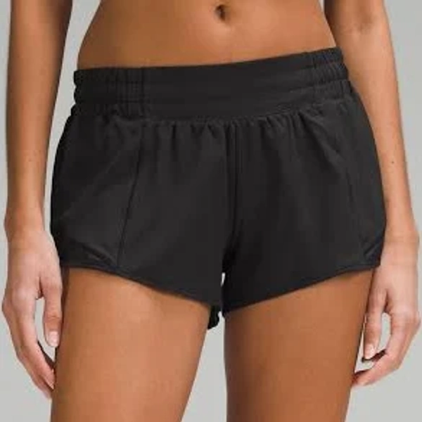 lululemon Hotty Hot Low-Rise Lined Short 2.5