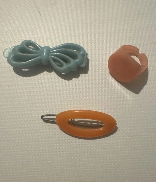 Vintage 1970s Children’s Accessories: Hair clips Ring