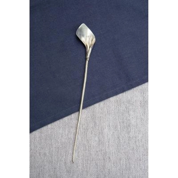 Lily hair pin