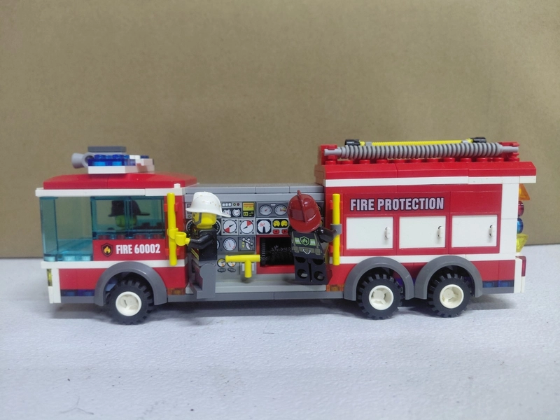 Custom LEGO firetruck, Extremely Detailed Made To Look Like Areal Fire Engine