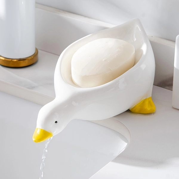Duck-Shaped Soap Holder, Adorable Plastic Oval Bathroom Accessory, Self-Draining for Easy Storage