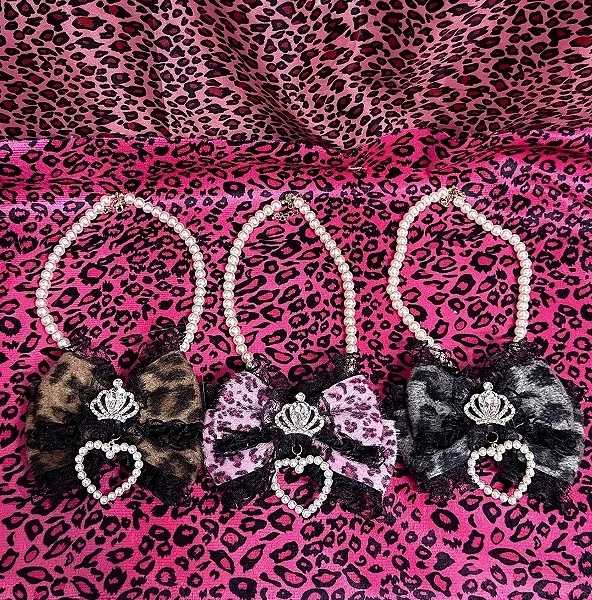 [£6.64]3 Colors Gyaru Leopard Print Bow Beaded Necklace with Crown & Heart Decorations