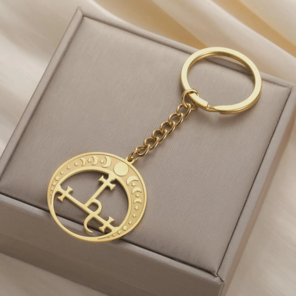 Lilith Keychain – Feminine Power Charm, Occult Witch Gothic Accessory, Dark Goddess Pendant, Feminist Gift, Bag Jewelry