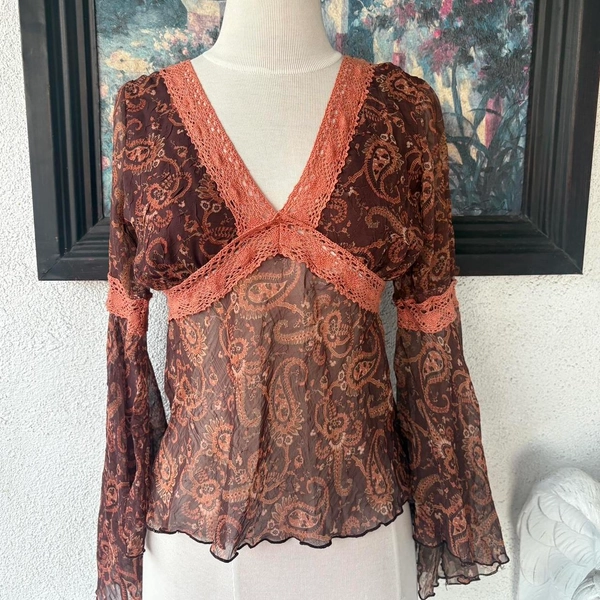 Y2K Deadstock Sheer Paisley Lace Top
Brand :...