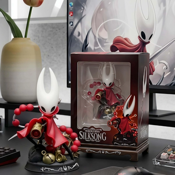 Hollow Knight Silksong Hornet Figure Gatling Gun Statue, 4.3" PVC Figurine, Gaming Desk Decor, Handheld Gatling Wasp Girl, Collector's Gift