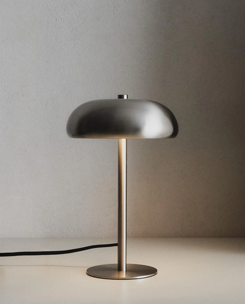 SMALL MONOCHROME TABLE LAMP