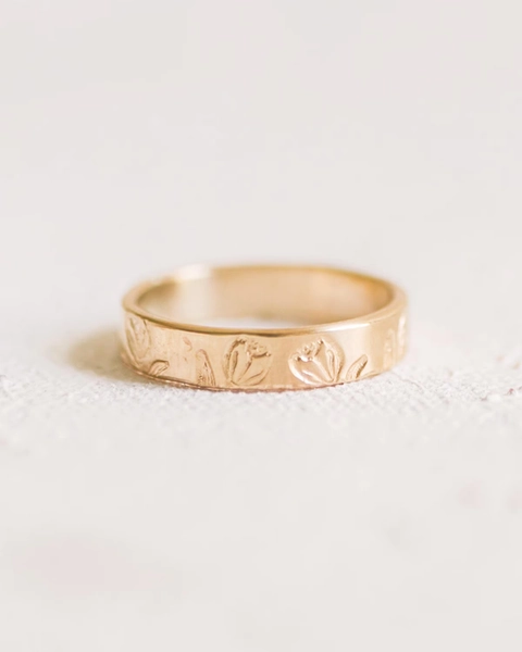 Tulip Flower Hand Stamped Thick Gold Wedding Band R1423