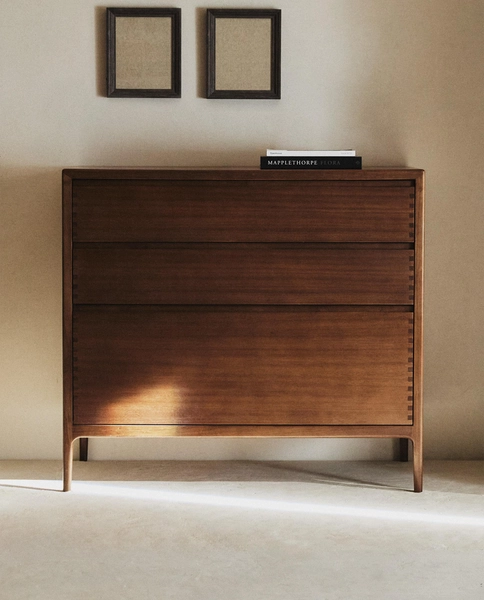 WOODEN THREE-DRAWER DRESSER