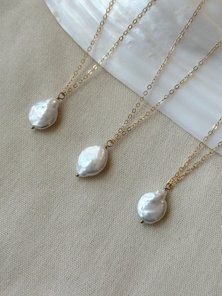 Baroque Coin Pearl Necklace, 14K Gold Filled Flat Pearl Necklace, Single Pearl Pendant Necklace, Pearl Bridal Necklace, Wedding Jewelry