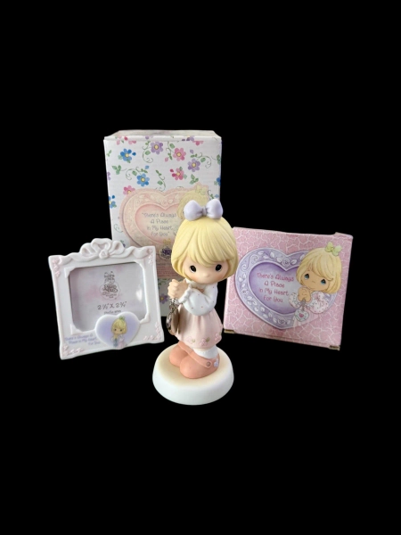 Vintage Precious Moments Figurine, “Friends Are Held With The Heart” 2003, With Box & Frame