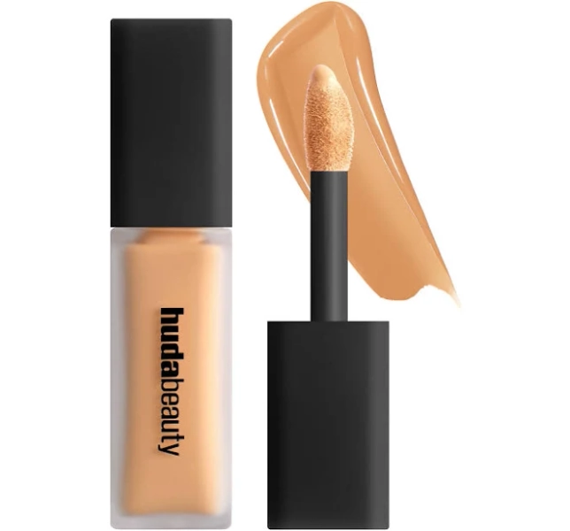 Huda Beauty Concealer - Toasted Almond 
