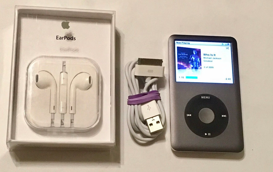 Ipod // Apple Ipod Classic  7th Generation 160GB Space Gray// Apple Ipod Set