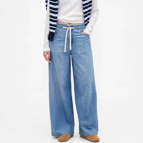 Gap Women's Mid Rise Pull-On Superlight Baggy Jeans