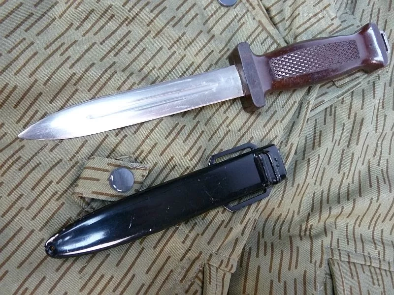 KM66 Fallschirmjäger Mes 500V