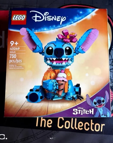 Lego Disney Exclusive Stitch 750 Pieces Building Set