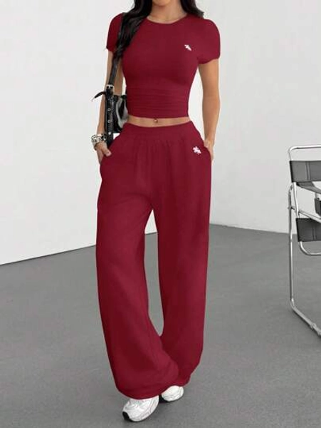 SHEIN EZwear 2pcs/Set Women Casual Knight Print Slim Fit Short Sleeve Top And Pants Summer Outfit