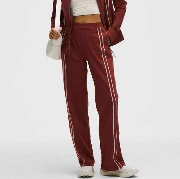Lululemon Define Mid-Rise Track Pant in Luon