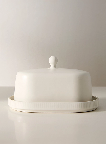 Grooved modern butter dish
