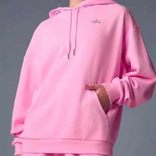 Stay cozy and chic in this Alo Yoga oversized hoodie...