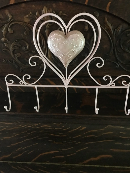 Heart, REDUCED, wall decor, hangers, 5 strong,pretty pale pink, center, heart, 2865