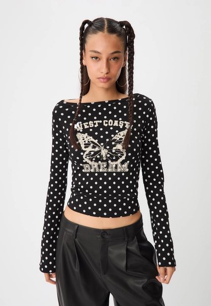 Polka dot placement print boat neck T-shirt