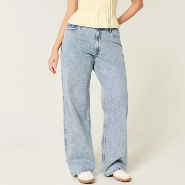 Hollister Women's Curvy High-Rise Baggy Jeans