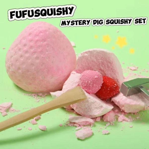 FUFUSQUISHY Pink Strawberry Squishy Dig Kit
