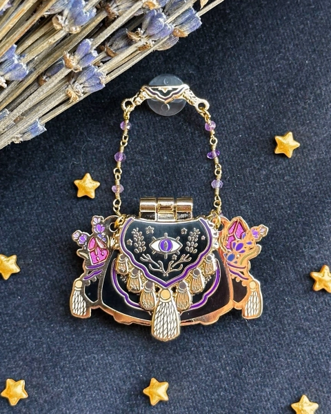 BAG WITH STARS. Hard enamel pin. Gold finish. Witch pin. glitter. spooky vibes. witchy accessories. Crystal. Amethyst. Pin with hinges.