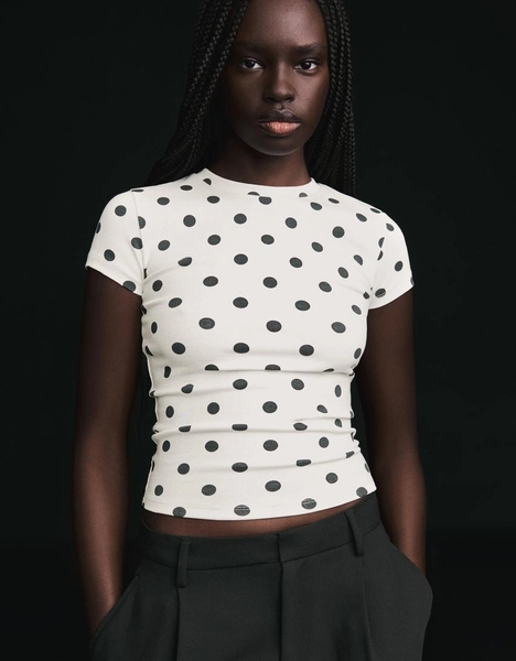 Short sleeve round neck T-shirt