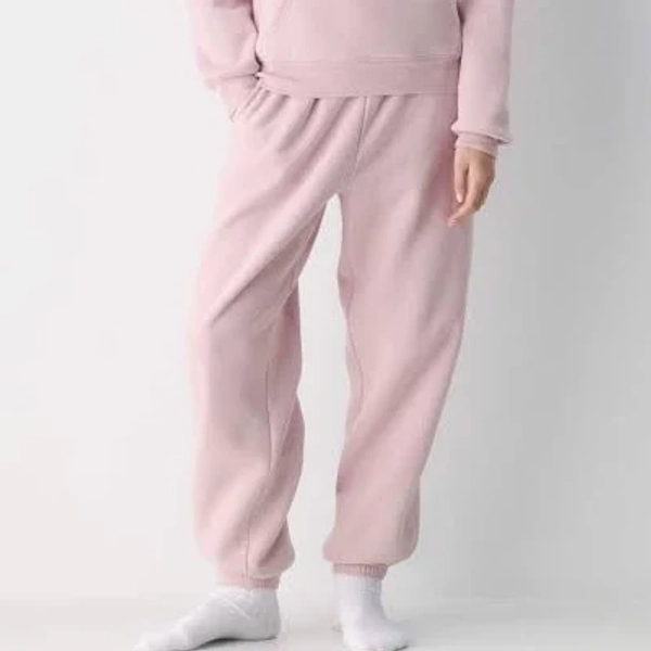 Aritzia Cozy Sweatfleece Mega Jogger Pant in Dusty Pink | Large