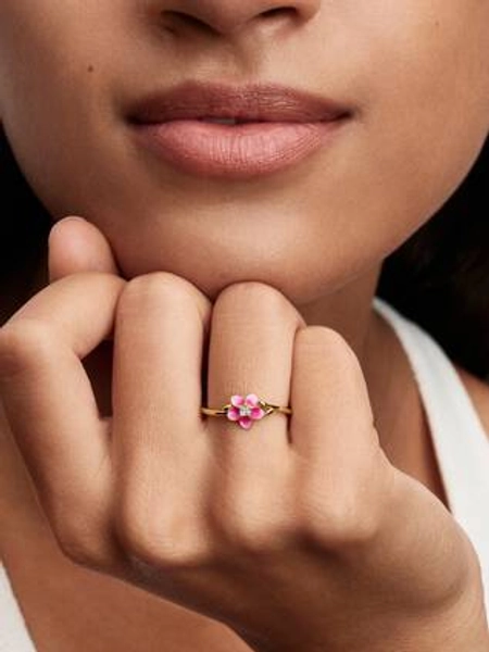 Official Pandora™ | Handcrafted Jewelry 2024