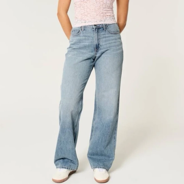 Hollister Women's Curvy High-Rise Baggy Jeans