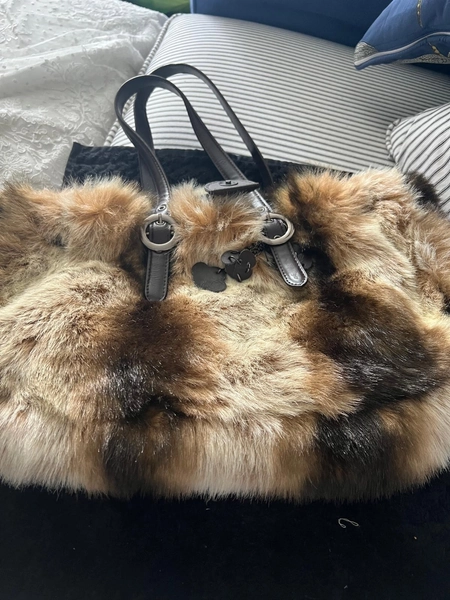 Stunning faux fur handbag 46cms long x 47 cms high including handles