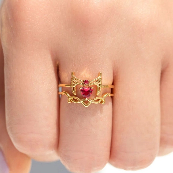 Elegant Double-Layer Heart-Shaped Zirconia Ring - Vintage Golden-Tone Copper, Intricate Design with Red Gemstone Accents, Ideal for Daily Wear or Gifting, Perfect Valentine's Day Accessory