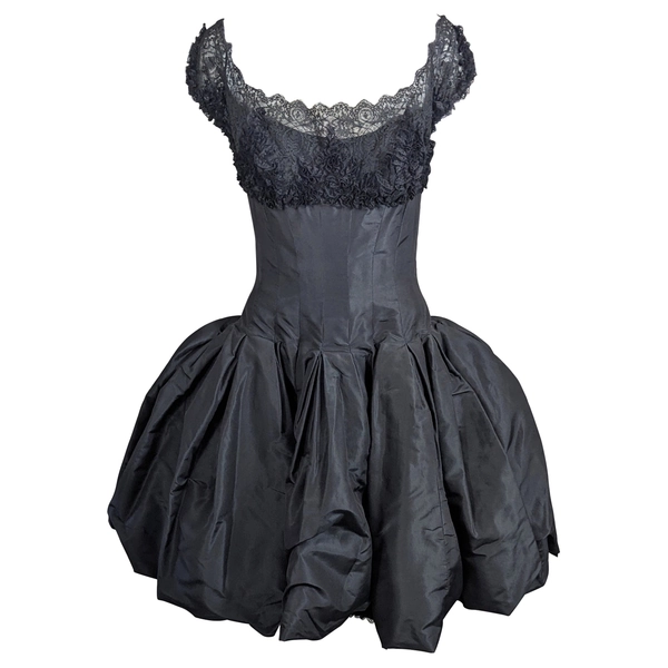 Mignon - Robe en soie noire avec corsage en dentelle, circa années 1960