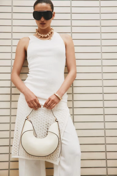 Bolso con diseño en U - Crema