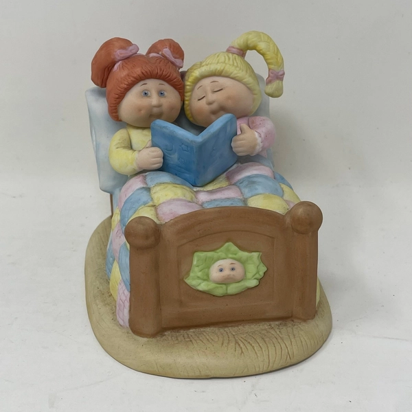 Vintage 1984 Cabbage Patch Kids Figurine Girls in Bed Reading Xavier Roberts