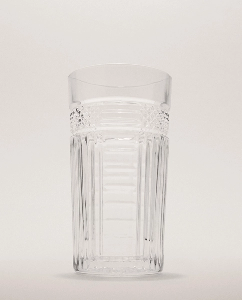 GLASS SOFT DRINK TUMBLER WITH RAISED DESIGN