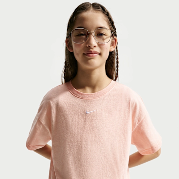 Nike Sportswear Essential Big Kids' (Girls') T-Shirt