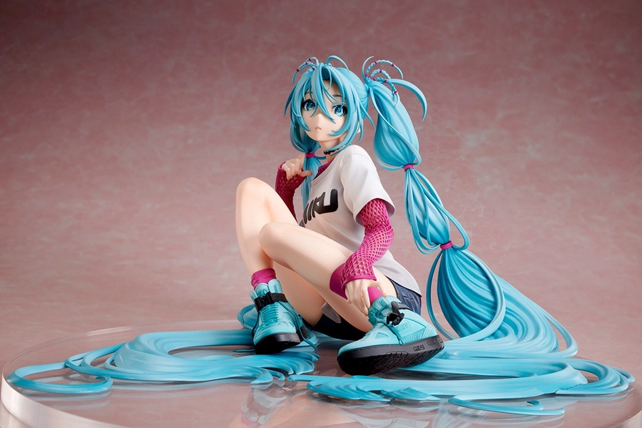 Hatsune Miku x Yoneyama Mai The Latest Street Style "Cute" 1/4 Scale Figure