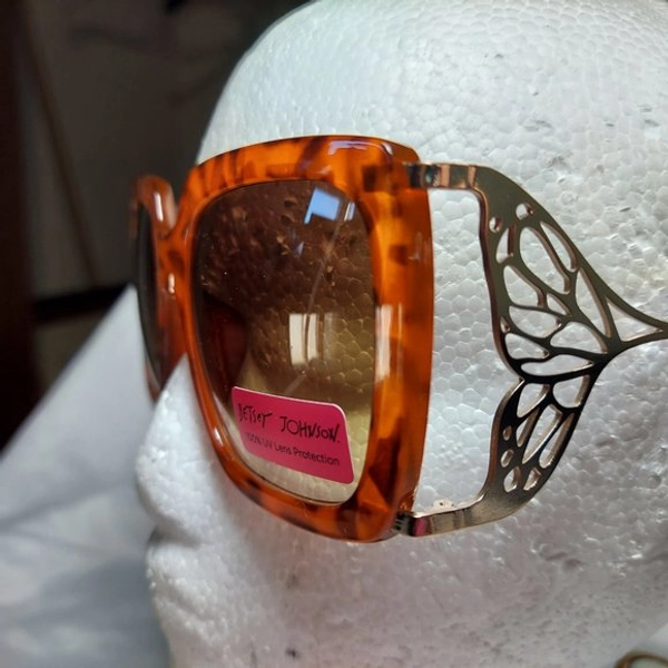 NWT Betsey Johnson Oversized Square Sunglasses Tortoise &amp; Gold With Wings