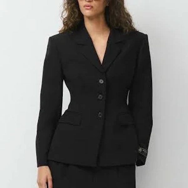 Aritzia Women's Standout Blazer