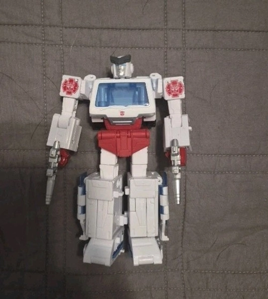 Transformers Studio Series 86 SS86-23 Voyager Class Ratchet