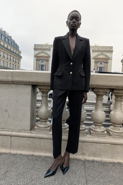 TAILORED SHOULDER PAD BLAZER