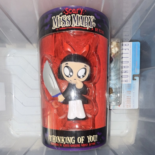 FINE Scary Miss Mary Figure Knife-Gouging Wrist Action Black White Red Plastic