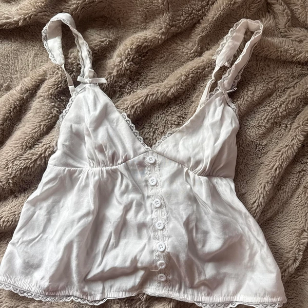 Edikted white lace cami top with buttons, size S...