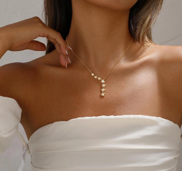 CAROVO Crystal Dainty Star Necklace for Women 18K Gold Plated Star CZ Charm Statement Y-Necklace Gold/Silver Shining Exquisite Choker Necklace for Women Adjustable Jewelry Gifts