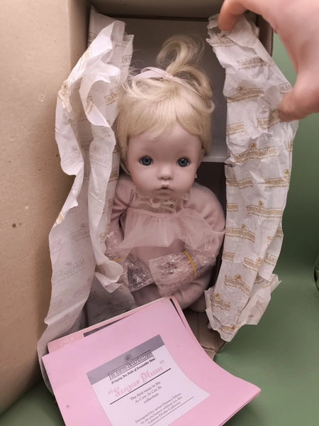 1993 Vintage Ashton Drake Galleries Sugar Plum Doll Baby by Dianna Effner Boxed
