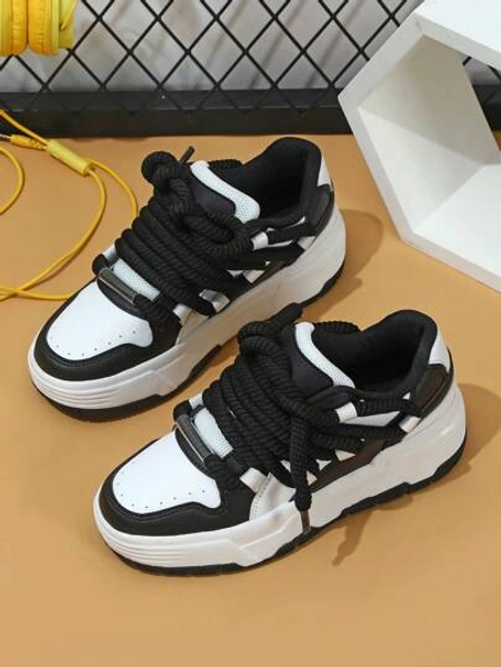 Classic Black & White Fashionable Casual Outdoor Skateboarding Shoes, Perfect Gift For Festivals. Designed With Wide Laces For A Cool And Unique Look. Suitable For Women's Everyday Wear, Vacation And Sports Activities.